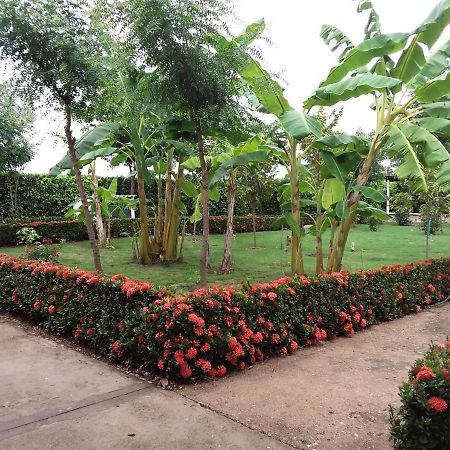 C&H Casa Campestre El Oasis Ricaurte Girardot Bed & Breakfast Bagian luar foto