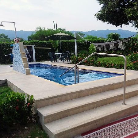 C&H Casa Campestre El Oasis Ricaurte Girardot Bed & Breakfast Bagian luar foto