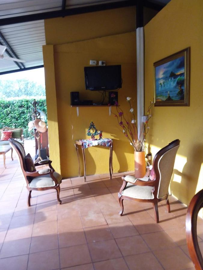 C&H Casa Campestre El Oasis Ricaurte Girardot Bed & Breakfast Bagian luar foto