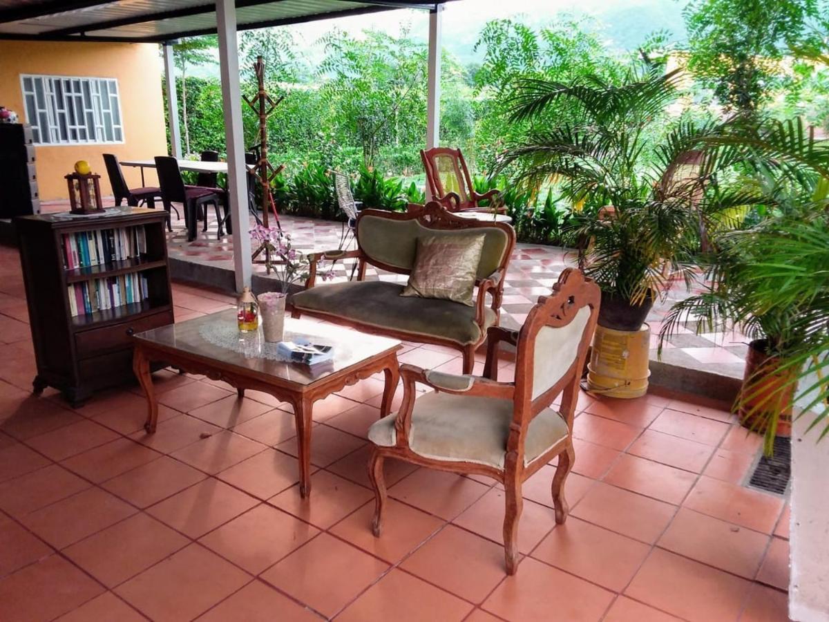 C&H Casa Campestre El Oasis Ricaurte Girardot Bed & Breakfast Bagian luar foto
