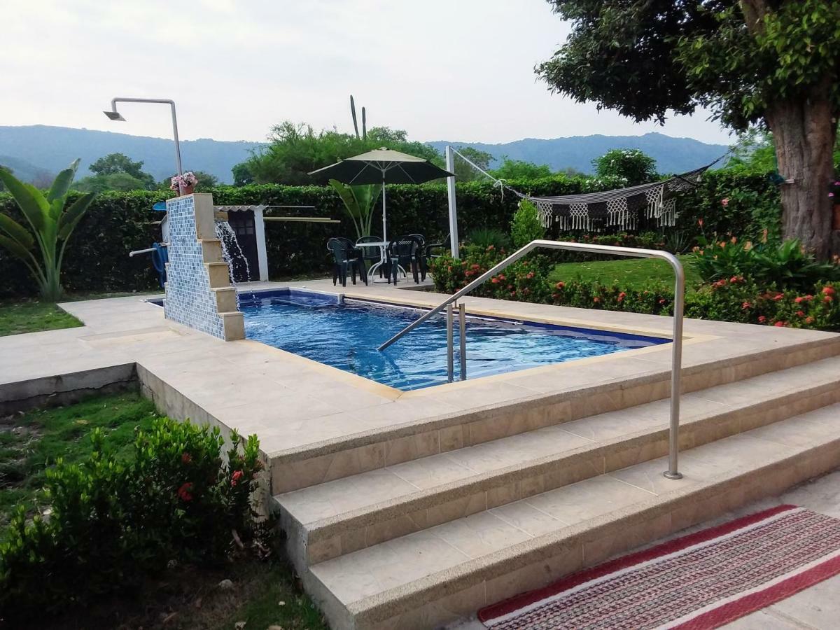 C&H Casa Campestre El Oasis Ricaurte Girardot Bed & Breakfast Bagian luar foto