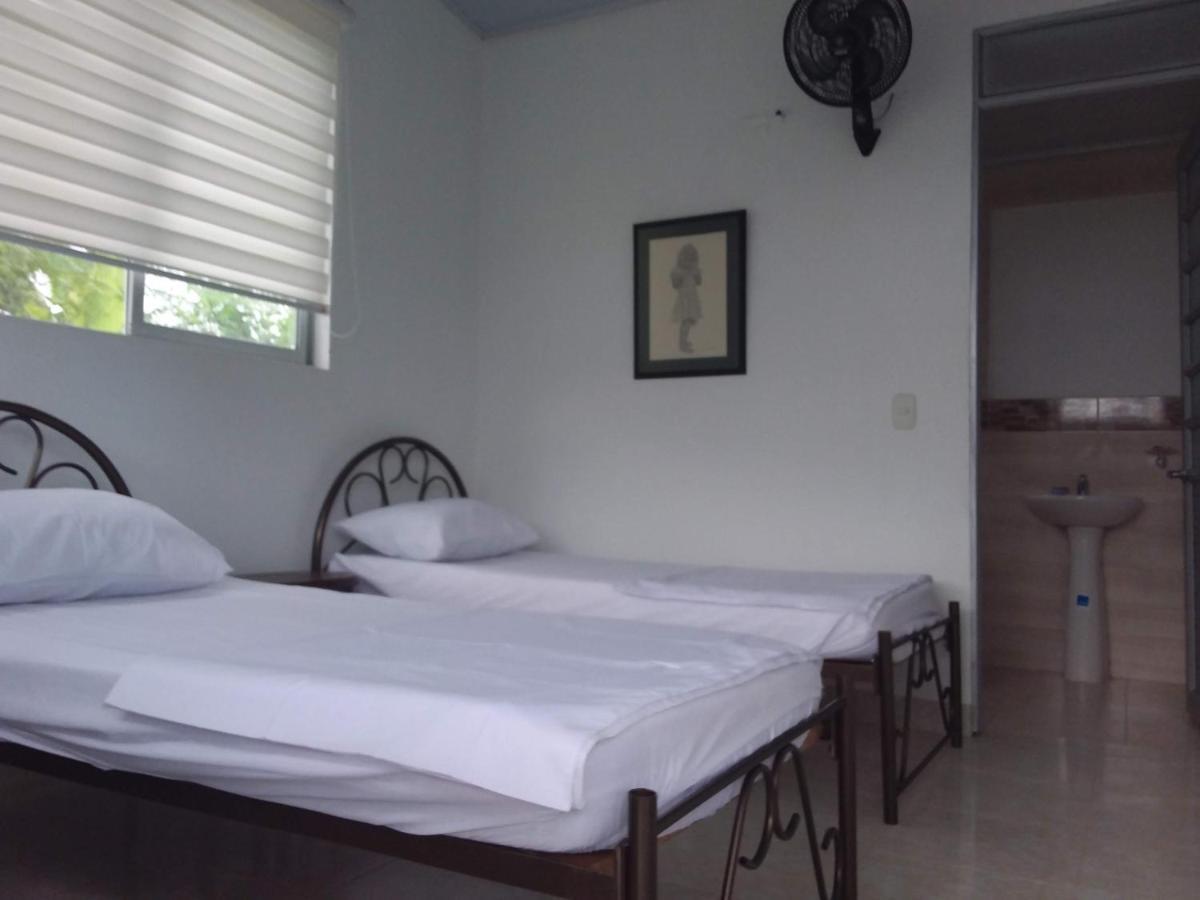 C&H Casa Campestre El Oasis Ricaurte Girardot Bed & Breakfast Bagian luar foto